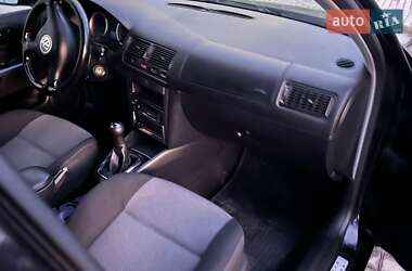 Универсал Volkswagen Golf 2003 в  фото 10 Универсал Volkswagen Golf 2003 в