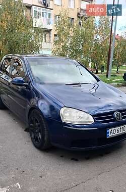 Хетчбек Volkswagen Golf 2005 в Мукачевому