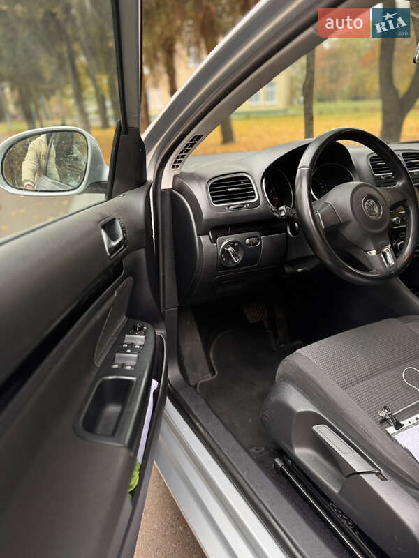 Универсал Volkswagen Golf 2009 в Сумах