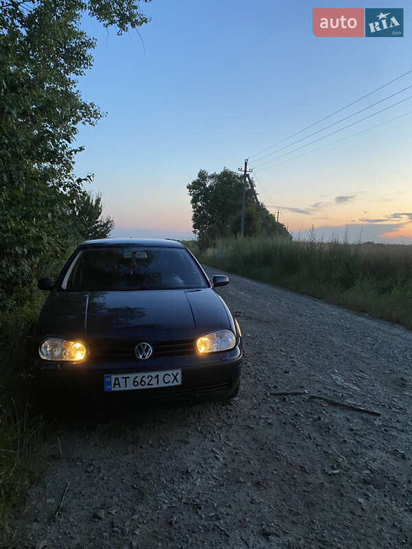 Хетчбек Volkswagen Golf 2000 в Чорткові