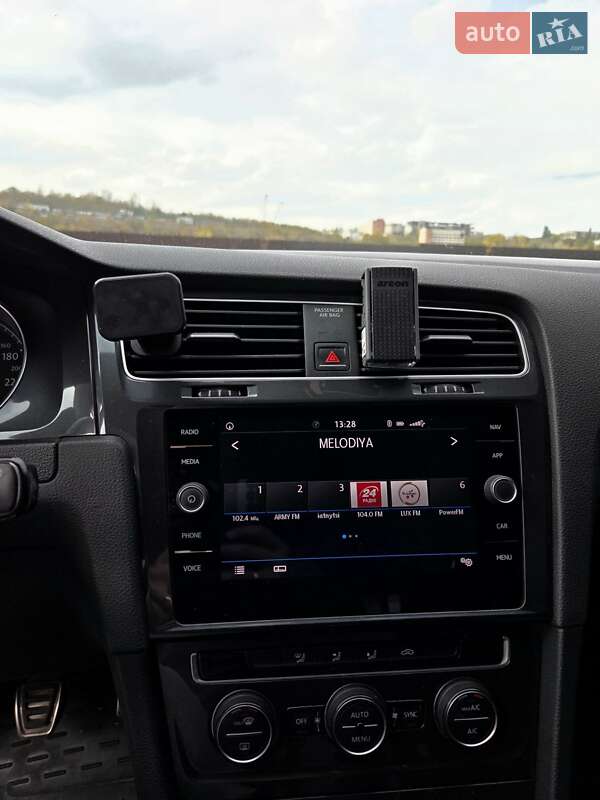 Универсал Volkswagen Golf 2018 в Харькове