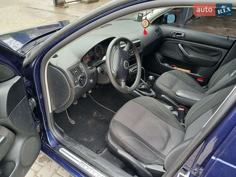 Хэтчбек Volkswagen Golf 2001 в Борщеве фото 8 Хэтчбек Volkswagen Golf 2001 в Борщеве