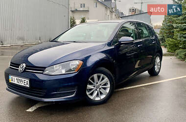 Хэтчбек Volkswagen Golf 2017 в Киеве