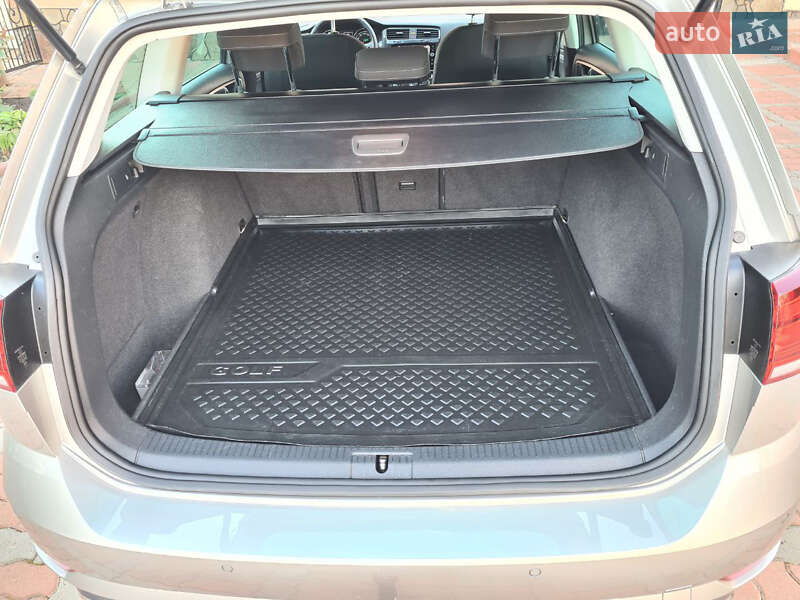 Универсал Volkswagen Golf 2017 в Черновцах