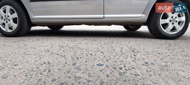 Універсал Volkswagen Golf 2004 в Охтирці