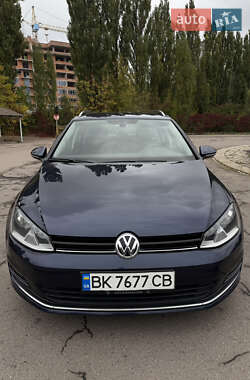 Универсал Volkswagen Golf 2014 в Ровно