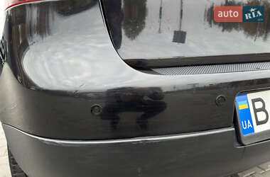 Хэтчбек Volkswagen Golf 2004 в  фото 28 Хэтчбек Volkswagen Golf 2004 в