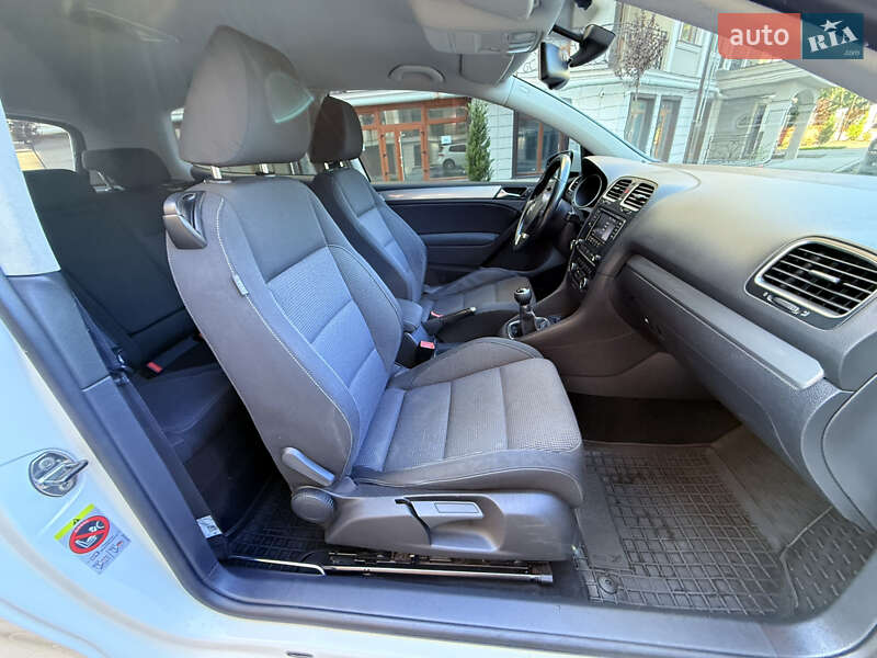 Хэтчбек Volkswagen Golf 2011 в Одессе