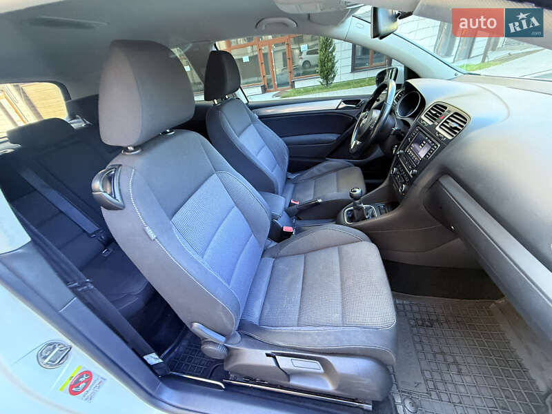 Хэтчбек Volkswagen Golf 2011 в Одессе