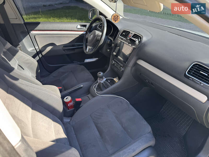 Універсал Volkswagen Golf 2010 в Шептицькому