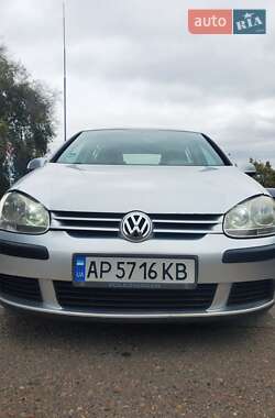 Хетчбек Volkswagen Golf 2004 в Запоріжжі