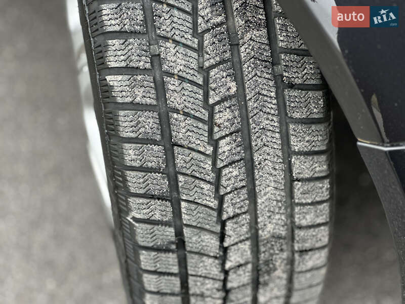 Хетчбек Volkswagen Golf 2003 в Вінниці