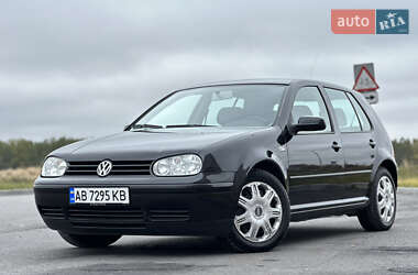 Хэтчбек Volkswagen Golf 2003 в Виннице