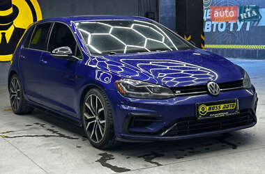 Хетчбек Volkswagen Golf 2018 в Чернівцях