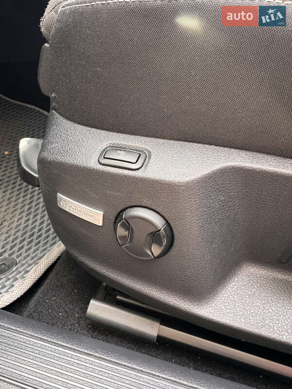 Универсал Volkswagen Golf 2018 в Киеве фото 27 Универсал Volkswagen Golf 2018 в Киеве