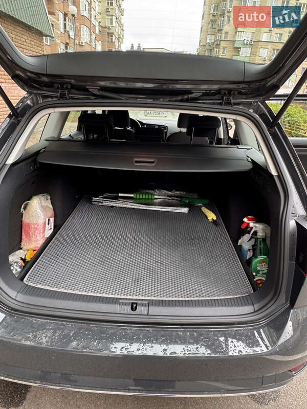 Универсал Volkswagen Golf 2018 в Киеве фото 45 Универсал Volkswagen Golf 2018 в Киеве