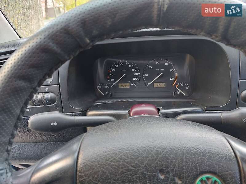 Хетчбек Volkswagen Golf 1998 в Могилів-Подільському