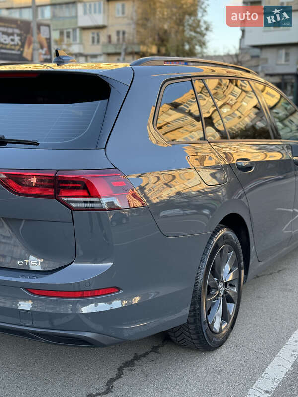 Универсал Volkswagen Golf 2021 в Киеве