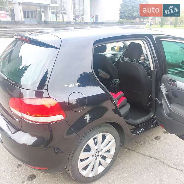 Хетчбек Volkswagen Golf 2010 в Рівному