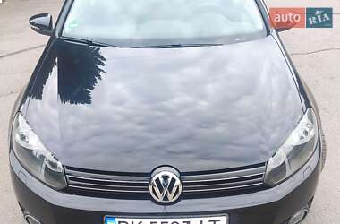 Хэтчбек Volkswagen Golf 2010 в Ровно