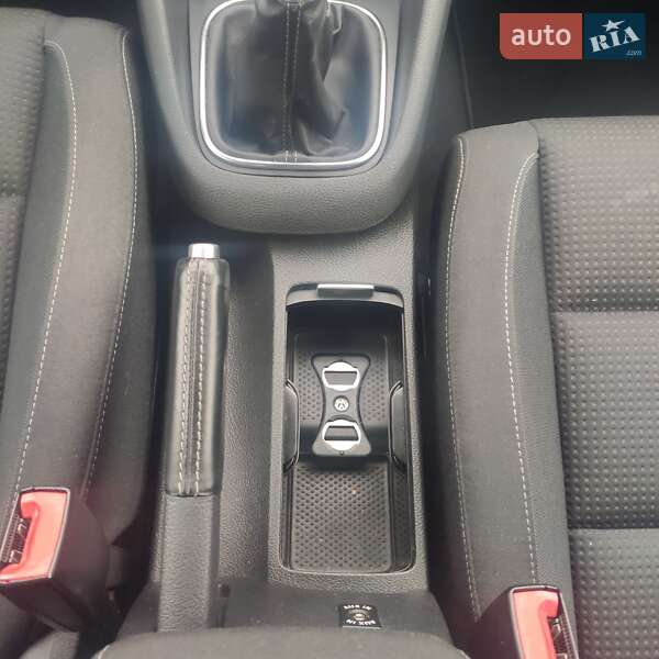 Хетчбек Volkswagen Golf 2010 в Рівному