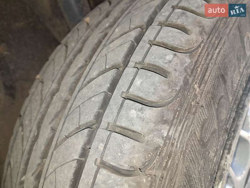 Хэтчбек Volkswagen Golf 1997 в Черновцах