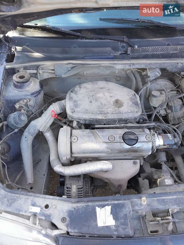 Хэтчбек Volkswagen Golf 1997 в Черновцах