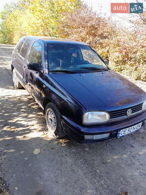 Хэтчбек Volkswagen Golf 1997 в Черновцах