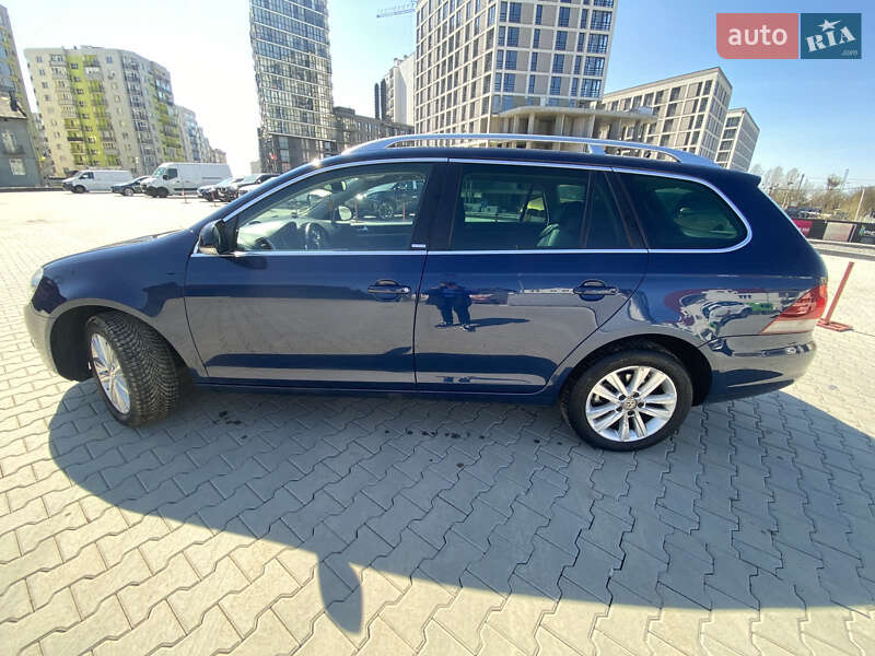 Универсал Volkswagen Golf 2011 в Львове