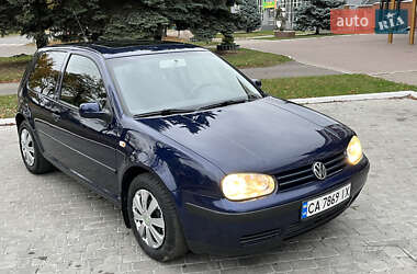 Хетчбек Volkswagen Golf 2001 в Смілі