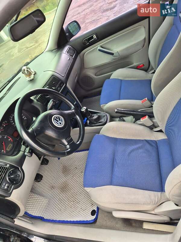 Хэтчбек Volkswagen Golf 1999 в Чернигове