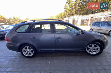 Универсал Volkswagen Golf 2010 в 