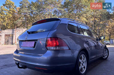 Универсал Volkswagen Golf 2010 в 