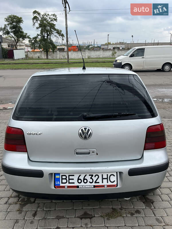 Хэтчбек Volkswagen Golf 2000 в Николаеве