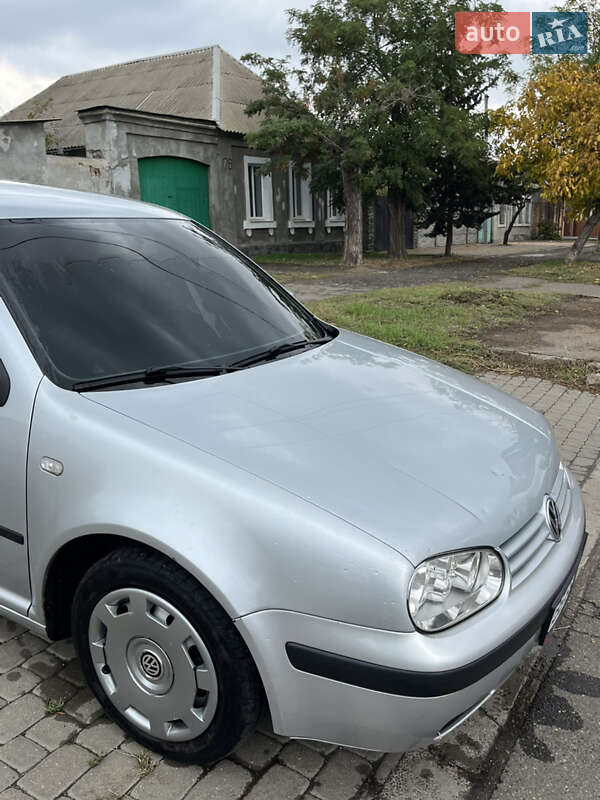 Хэтчбек Volkswagen Golf 2000 в Николаеве