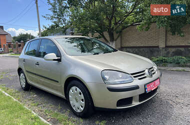 Хэтчбек Volkswagen Golf 2005 в  фото 2 Хэтчбек Volkswagen Golf 2005 в
