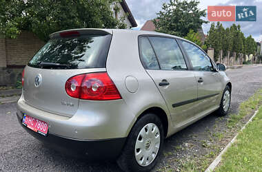 Хэтчбек Volkswagen Golf 2005 в  фото 7 Хэтчбек Volkswagen Golf 2005 в