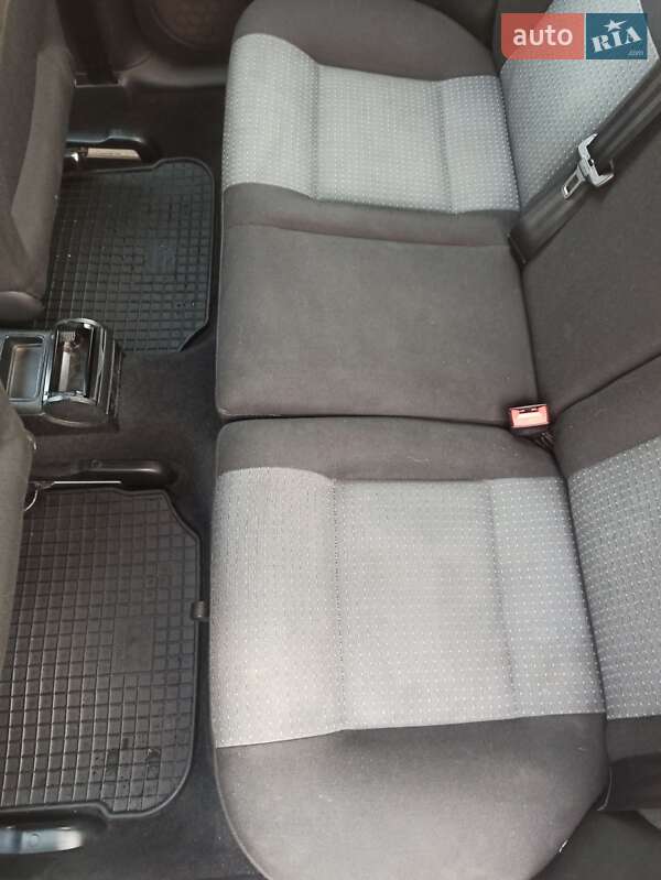 Хетчбек Volkswagen Golf 2003 в Черкасах фото 15 Хетчбек Volkswagen Golf 2003 в Черкасах