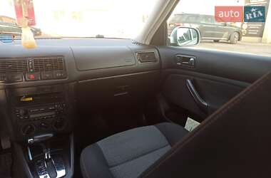Хэтчбек Volkswagen Golf 2003 в  фото 17 Хэтчбек Volkswagen Golf 2003 в