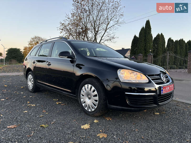 Универсал Volkswagen Golf 2009 в Ворзеле