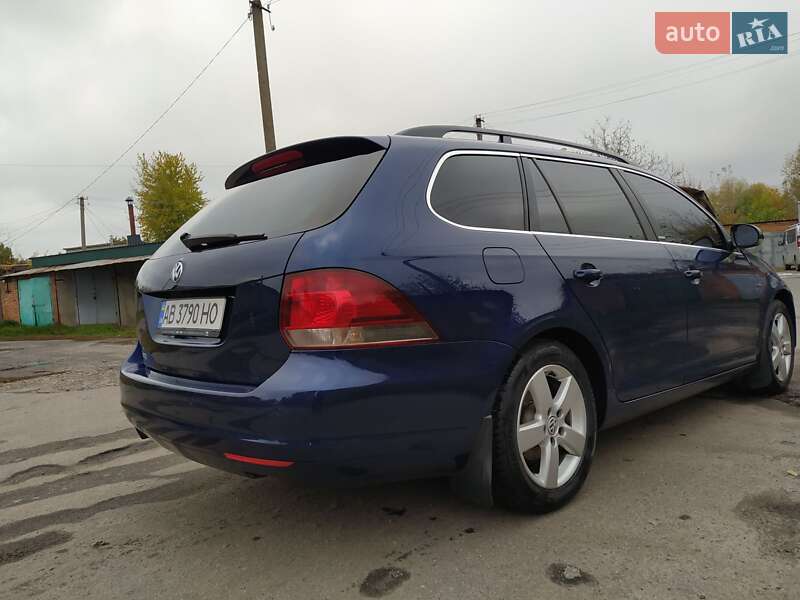 Универсал Volkswagen Golf 2012 в Казатине