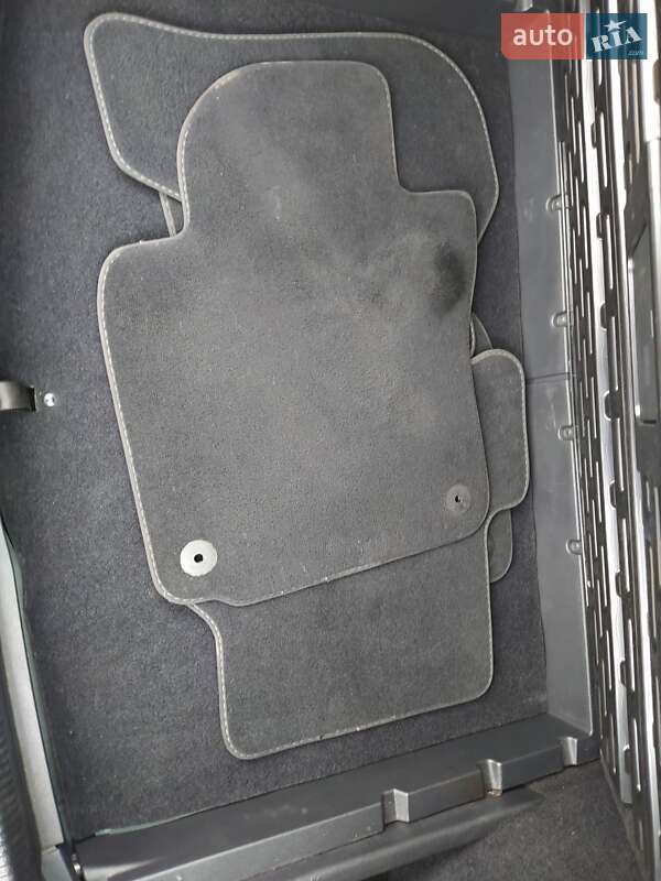 Универсал Volkswagen Golf 2012 в Казатине