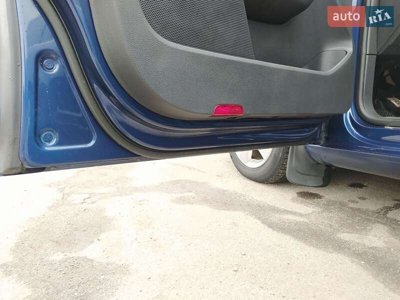 Универсал Volkswagen Golf 2012 в Казатине