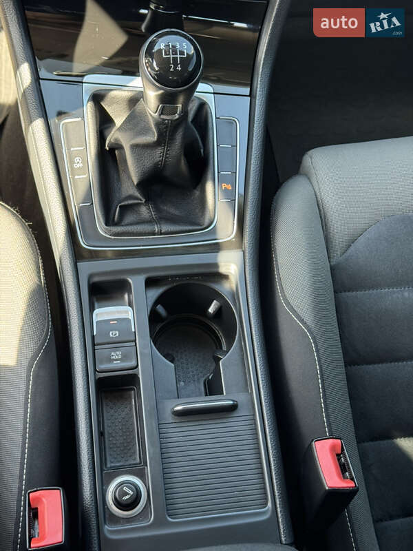 Універсал Volkswagen Golf 2015 в Львові