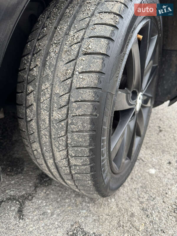 Хэтчбек Volkswagen Golf 2010 в Киеве