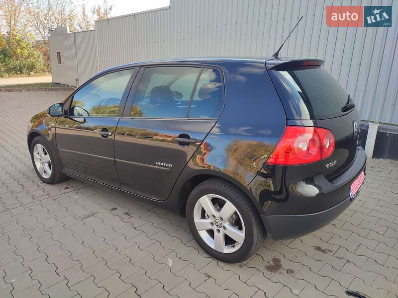 Хэтчбек Volkswagen Golf 2008 в Белой Церкви