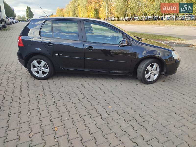 Хэтчбек Volkswagen Golf 2008 в Белой Церкви