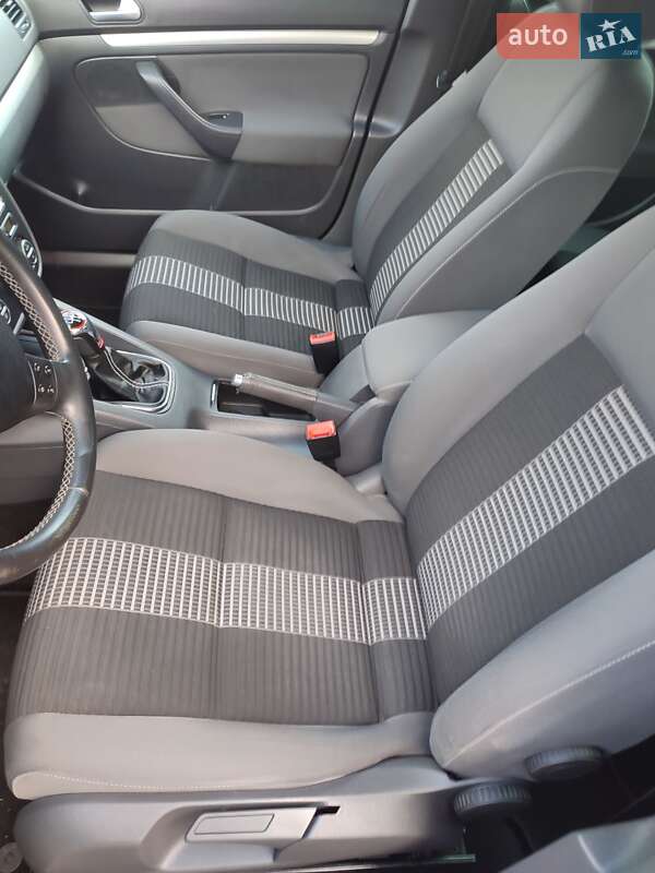 Хэтчбек Volkswagen Golf 2008 в Белой Церкви