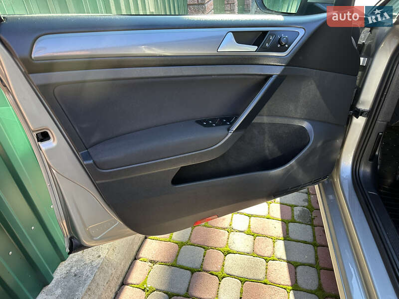 Универсал Volkswagen Golf 2015 в Лопатине фото 31 Универсал Volkswagen Golf 2015 в Лопатине