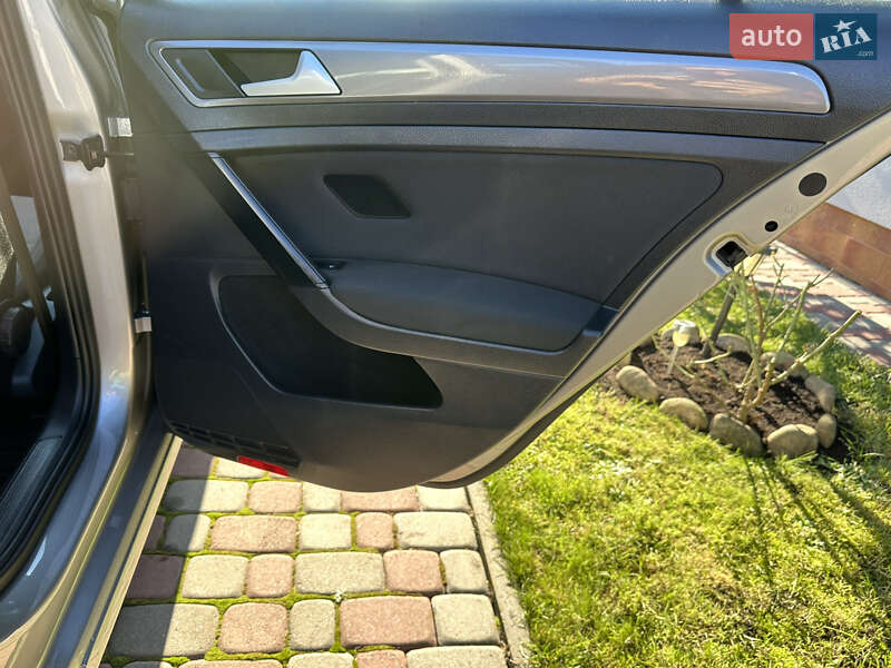 Универсал Volkswagen Golf 2015 в Лопатине фото 66 Универсал Volkswagen Golf 2015 в Лопатине